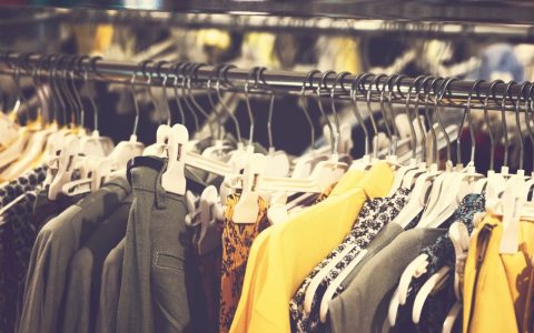 跨境巨头暴雷！上千家供应商上门讨债，竟与VOVA有关？