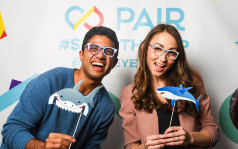 DTC品牌案例第12期：打破眼镜品类低复购局面，轻松实现8800%搜索增长