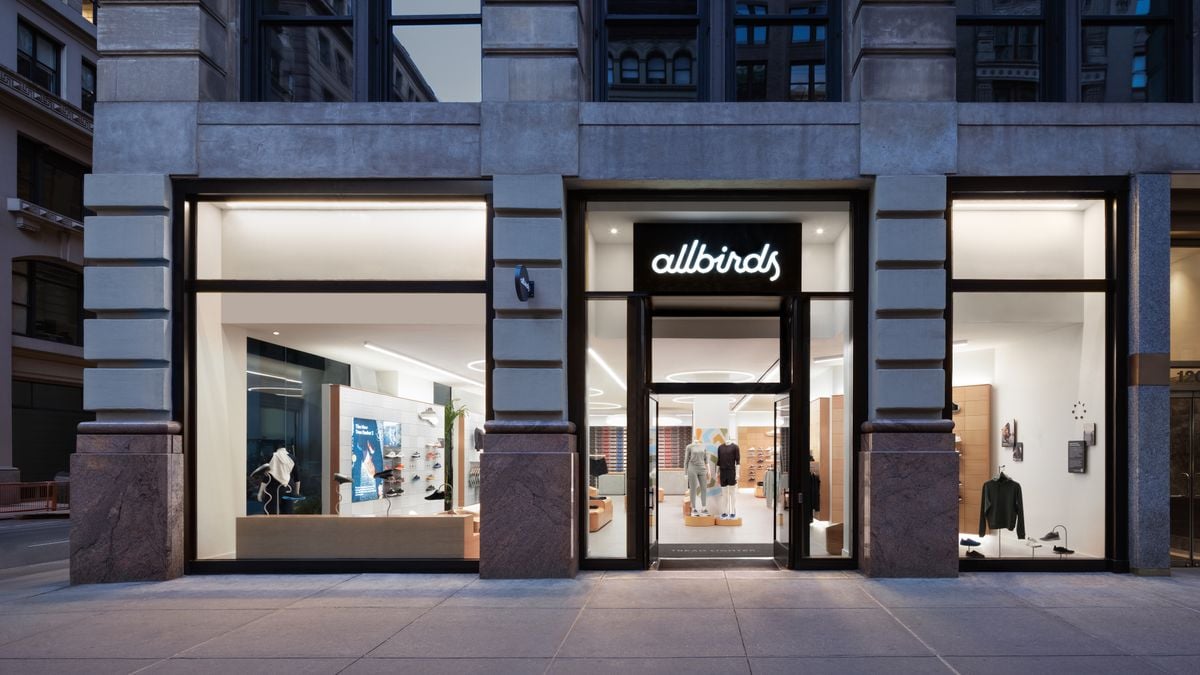 Allbirds opens store in Flatiron district of New York City.