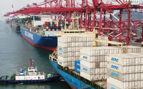 关税加压下，外贸人如何稳住客户？